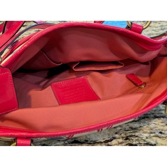 Coach F21910 Signature Scribble
Carryall Bag Colorful, Great Condition! - Picture 4 of 11